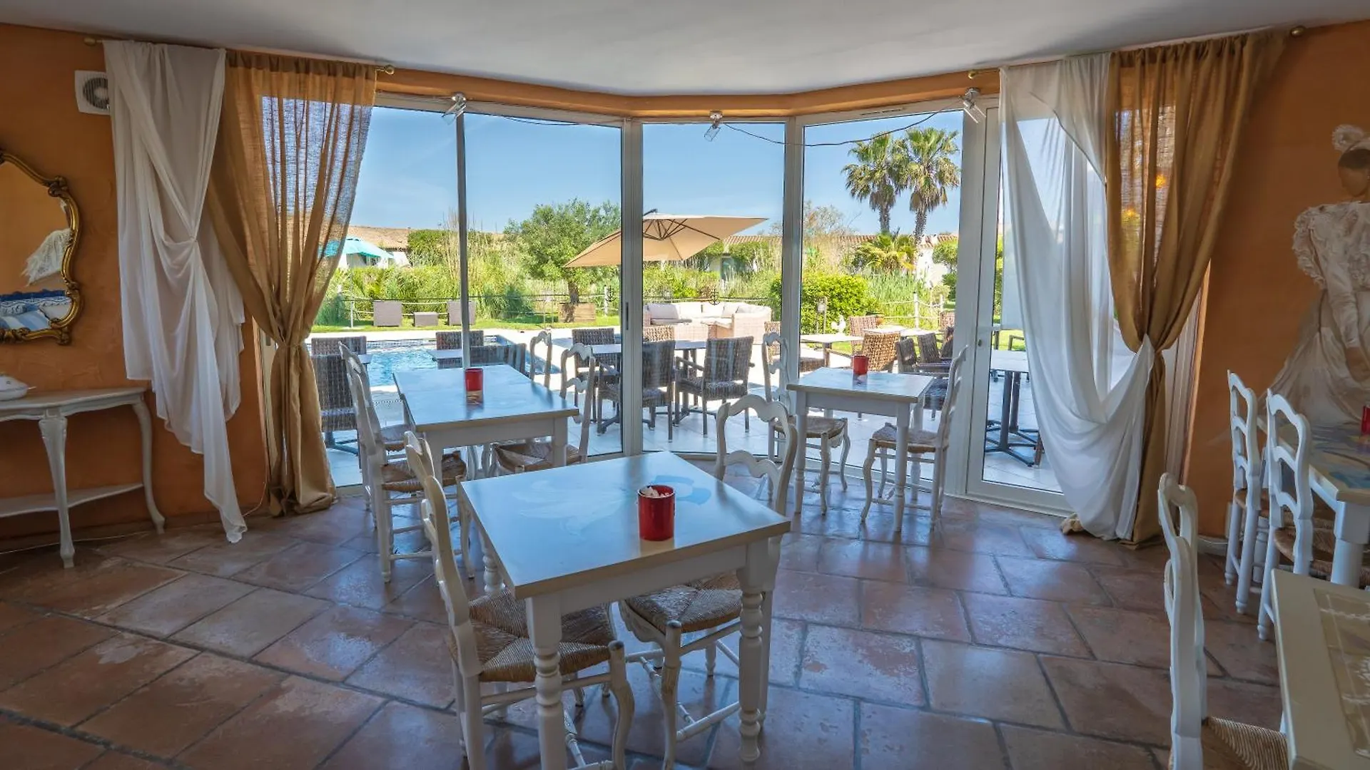 La Tramontane Hotell Saintes-Maries-de-la-Mer 3*,  Frankrike