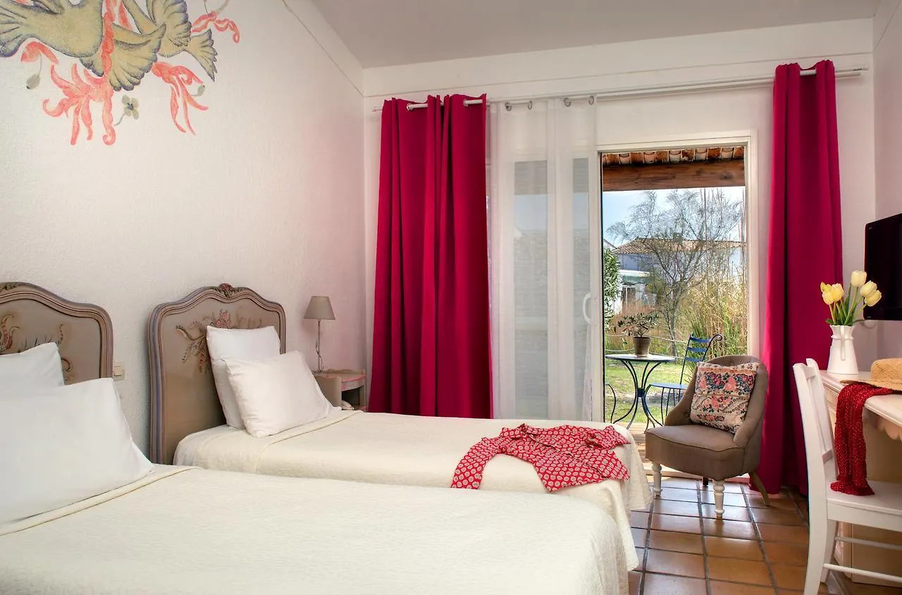 Hotel La Tramontane Saintes-Maries-de-la-Mer 3*,