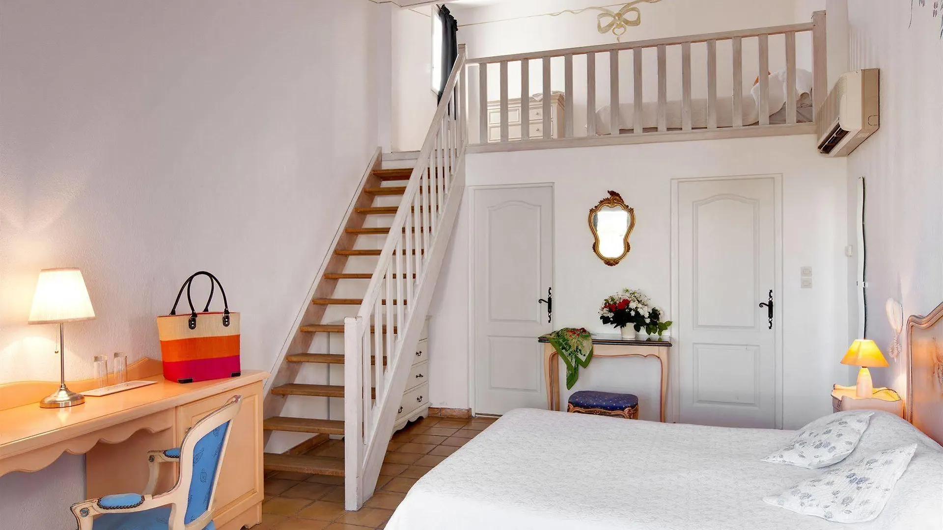 Hotel La Tramontane Saintes-Maries-de-la-Mer 3*,